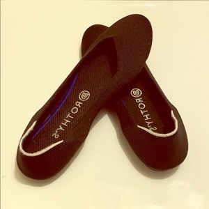 Rothys Round toe flats (black)